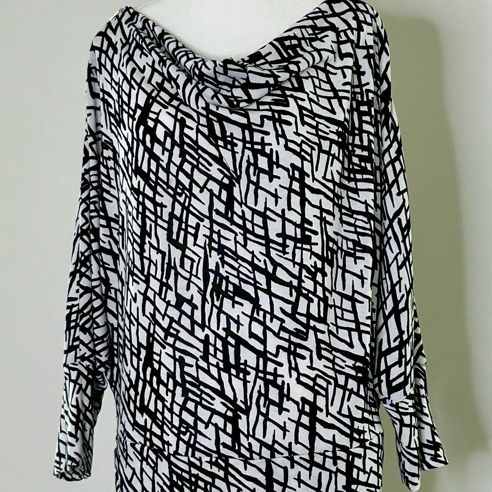 Black and White Abstract Print Women's Top